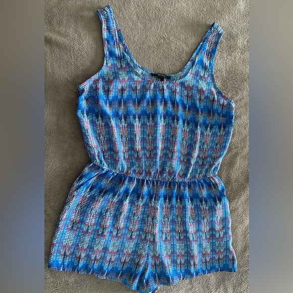 Forever 21 Jumper EUC - size M - short - Picture 4 of 10